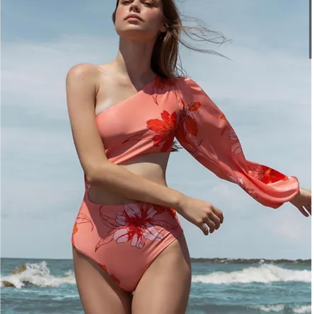 FLORAL CUT OUT SWIM WITH REMOVABLE SLEEVE